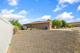 698 W 375 S, Hurricane, UT 84737 - Photo 12