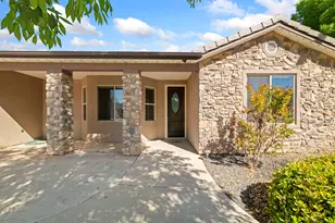 698 W 375 S, Hurricane, UT 84737 - Photo 2