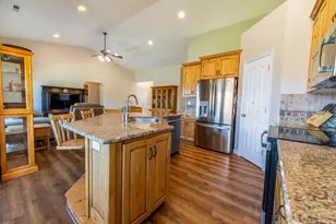 249 E Canterwood Dr, Washington, UT 84780 - Photo 12