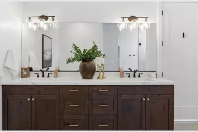 323 W Center St, Toquerville, UT 84774 - Photo 14