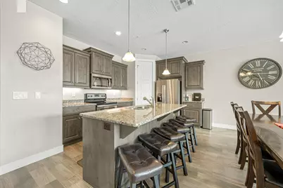 2326 N Park Center Dr, Washington, UT 84780 - Photo 8
