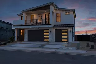 972 E Coyote Crest Dr, Washington, UT 84780 - Photo 4