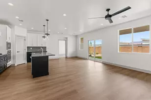 1033 E Coyote Crest Dr, Washington, UT 84780 - Photo 22
