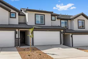 2817 E Fireweed Ln, Washington, UT 84780 - Photo 2