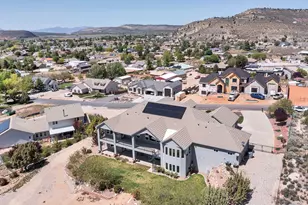 947 W Amethyst Dr, Saint George, UT 84770 - Photo 2