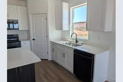 1681 E Creekside Dr, Kanab, UT 84741 - Photo 8