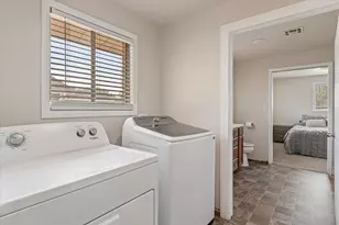 1649 W State St, Hurricane, UT 84737 - Photo 30