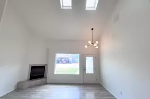998 3 Fountains Dr, Cedar City, UT 84720 - Photo 2