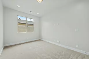 1627 N Ascent St, Washington, UT 84780 - Photo 12