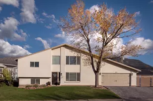1019 W Cedar Knls S Dr, Cedar City, UT 84720 - Photo 2
