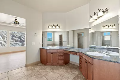 2009 E Knolls Dr, Saint George, UT 84790 - Photo 12