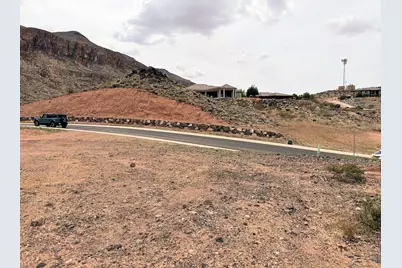 850 W Rock View Dr, Hurricane, UT 84737 - Photo 2