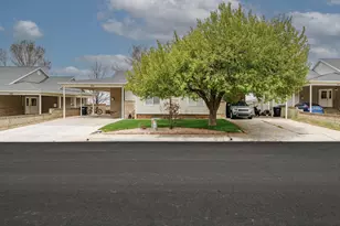 334 W Mountain View Dr, Cedar City, UT 84721 - Photo 2