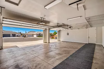 453 E 3975 S, Washington, UT 84780 - Photo 16