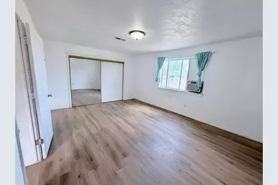 140 W 300 S, Parowan, UT 84761 - Photo 4