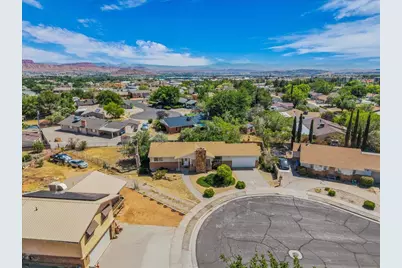 484 N Circula Rosita, Washington, UT 84780 - Photo 2