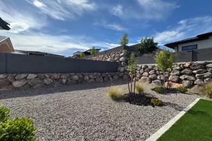 716 W Sunny Ledge Dr, Washington, UT 84780 - Photo 22