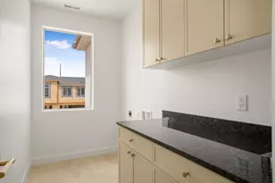 978 Manen St, Washington, UT 84780 - Photo 32