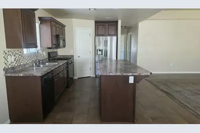 357 E 860 N, Hurricane, UT 84737 - Photo 6