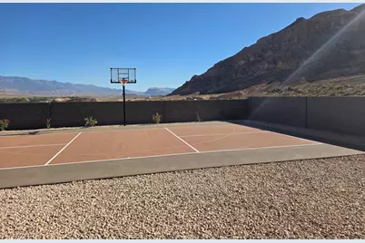 888 W Rock View Dr, Hurricane, UT 84737 - Photo 16