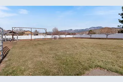 1488 W Diamond Valley Dr, Saint George, UT 84770 - Photo 46