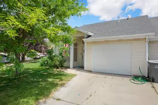 111 S 6150 W, Hurricane, UT 84737 - Photo 2