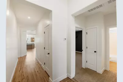 646 N Sandy Talus Dr, Washington, UT 84780 - Photo 4