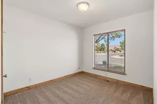 3879 London Ln, Santa Clara, UT 84765 - Photo 18