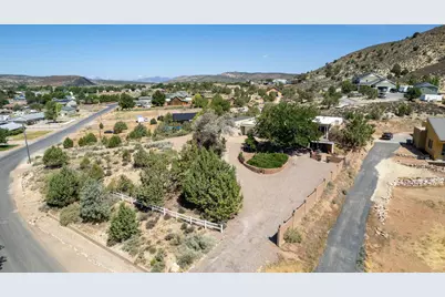 1122 W Diamond Valley Dr, Saint George, UT 84770 - Photo 40