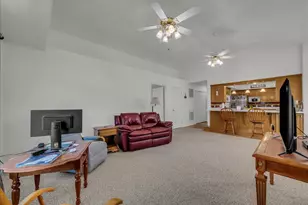 392 N Windsor Dr, Washington, UT 84780 - Photo 4