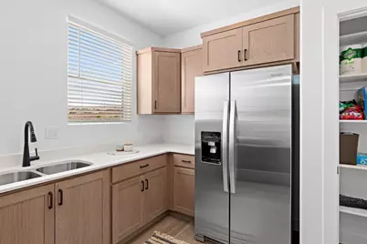 1095 W Albertine Ln, Saint George, UT 84790 - Photo 6