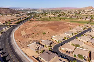 2261 S Tonaquint Dr, Saint George, UT 84770 - Photo 12