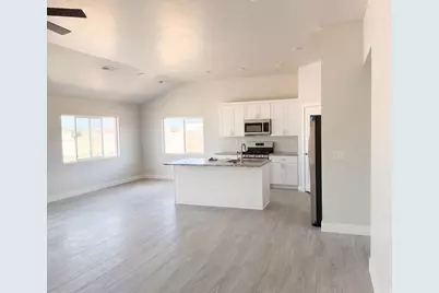 4452 W 75 S, Cedar City, UT 84720 - Photo 4