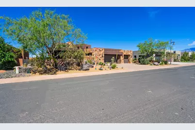 3202 S Sandstone Dr, Hurricane, UT 84737 - Photo 2