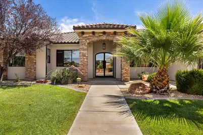 1752 N Wellington St, Washington, UT 84780 - Photo 2