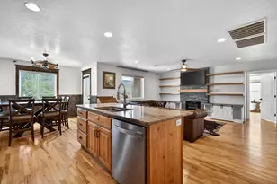735 S Peachtree Dr, Toquerville, UT 84774 - Photo 6