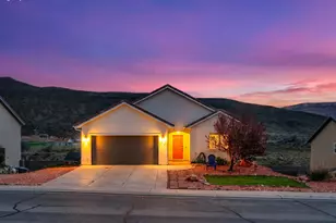 735 S Peachtree Dr, Toquerville, UT 84774 - Photo 1