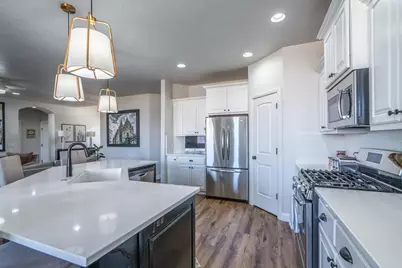 811 N Swiss Haven Cir, Santa Clara, UT 84765 - Photo 14