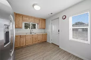 560 E 500 S, Saint George, UT 84770 - Photo 14