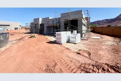 562 W 30 S, Ivins, UT 84738 - Photo 2