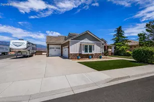 3866 W 2700 St S, Hurricane, UT 84737 - Photo 2