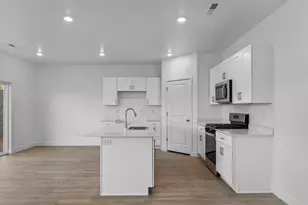 1894 S Queens Garden, Washington, UT 84780 - Photo 6