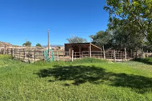 135 N 300 W, Escalante, UT 84726 - Photo 2