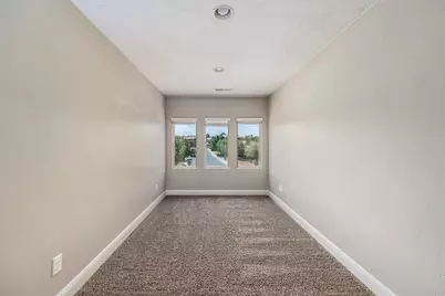 2223 E Coyote Springs Dr, Saint George, UT 84790 - Photo 32