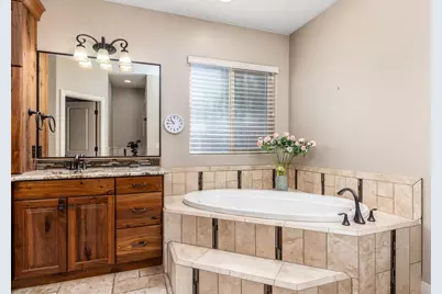 2223 E Coyote Springs Dr, Saint George, UT 84790 - Photo 24