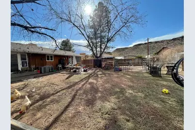 1725 E Middleton Dr, Saint George, UT 84770 - Photo 24