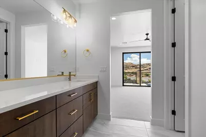 1043 N Falcon Ridge View, Hurricane, UT 84737 - Photo 10