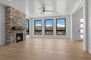 1043 N Falcon Ridge View, Hurricane, UT 84737 - Photo 4