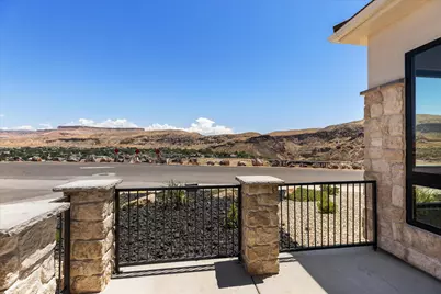 1043 N Falcon Ridge View, Hurricane, UT 84737 - Photo 2