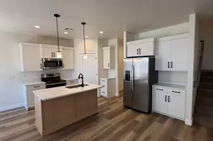 2153 W 380 S, Hurricane, UT 84737 - Photo 2